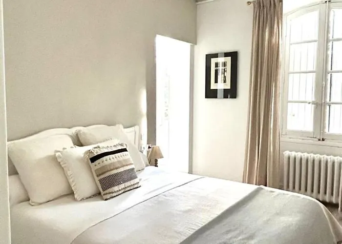 Domaine De Belisle Couette-café *